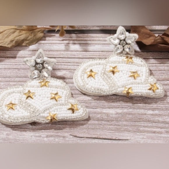 Fourty Dreams Boutique Jewelry - New beaded white cowboy hat earrings